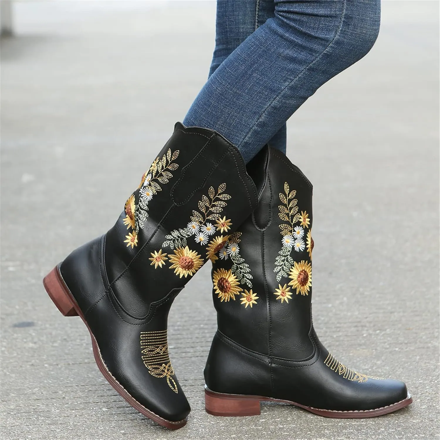 Lausiuoe Cowboy Boots For Women Wide Calf Wide Foot Embroidered Western Knee High Chunky Heel Cowgirl Style Boot Pull-On