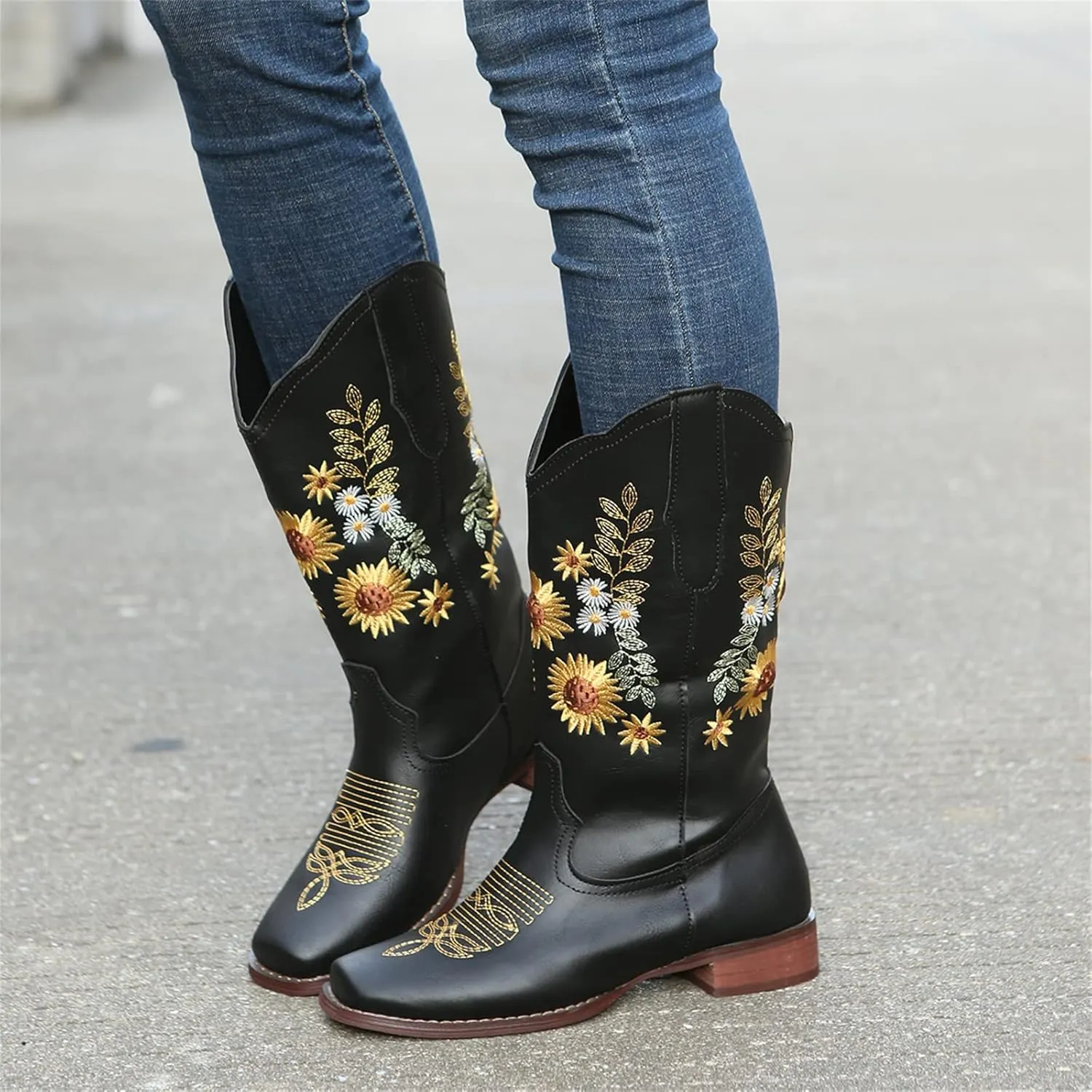 Lausiuoe Cowboy Boots For Women Wide Calf Wide Foot Embroidered Western Knee High Chunky Heel Cowgirl Style Boot Pull-On