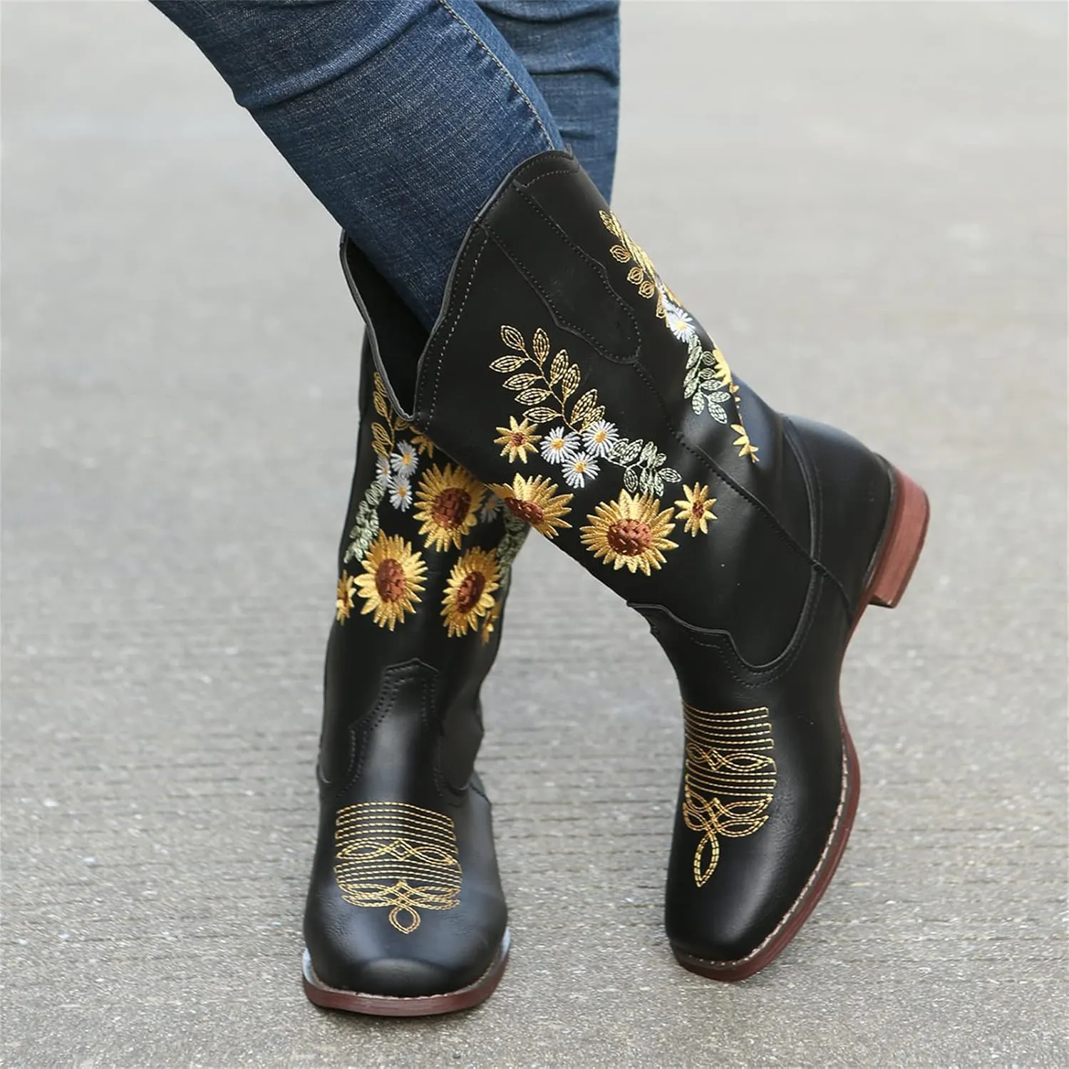 Lausiuoe Cowboy Boots For Women Wide Calf Wide Foot Embroidered Western Knee High Chunky Heel Cowgirl Style Boot Pull-On
