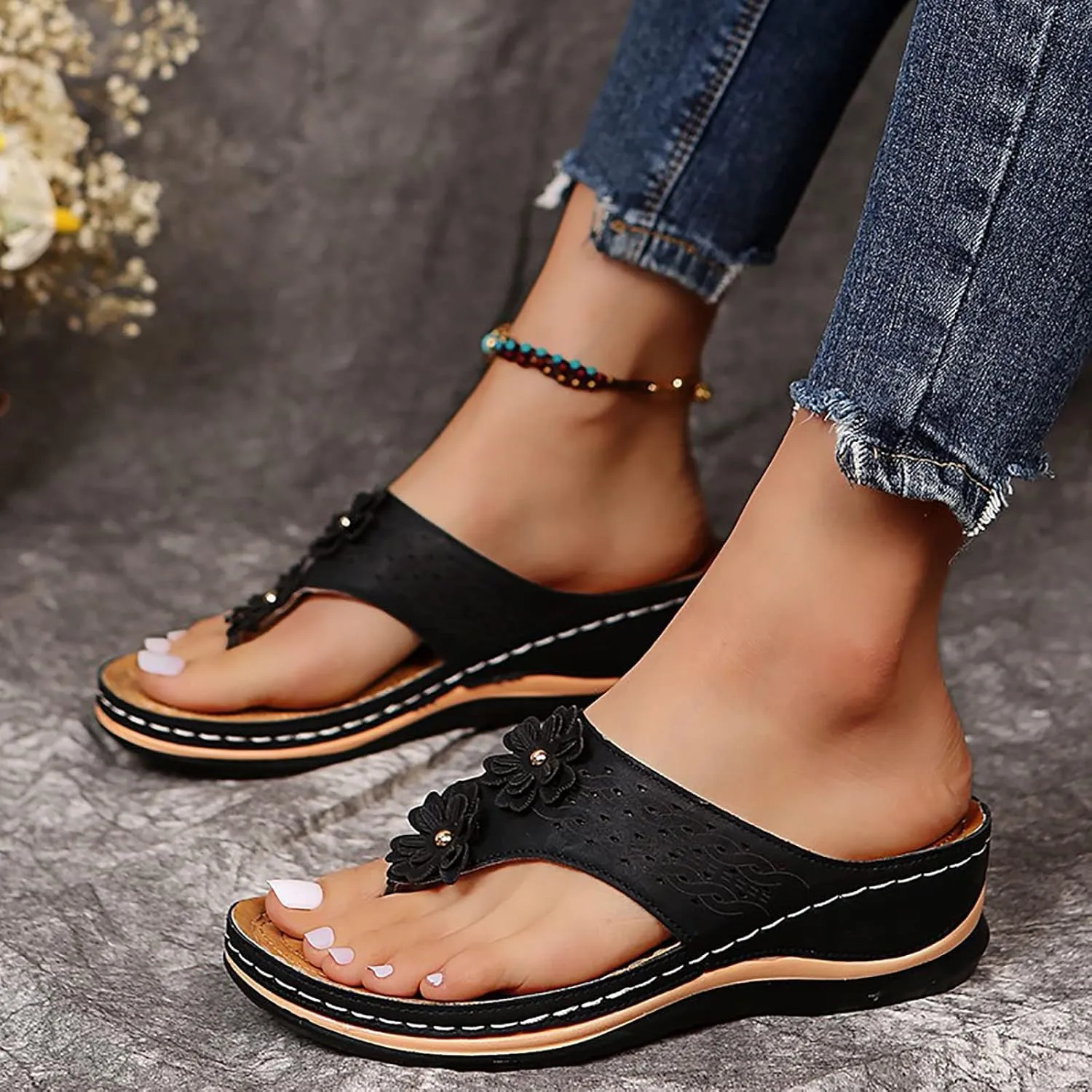 Orthopedic Sandals for Women Arch Support Flip Flops Sandals Walking Thong Sandals 3D Hollow Flower Wedge Shoes